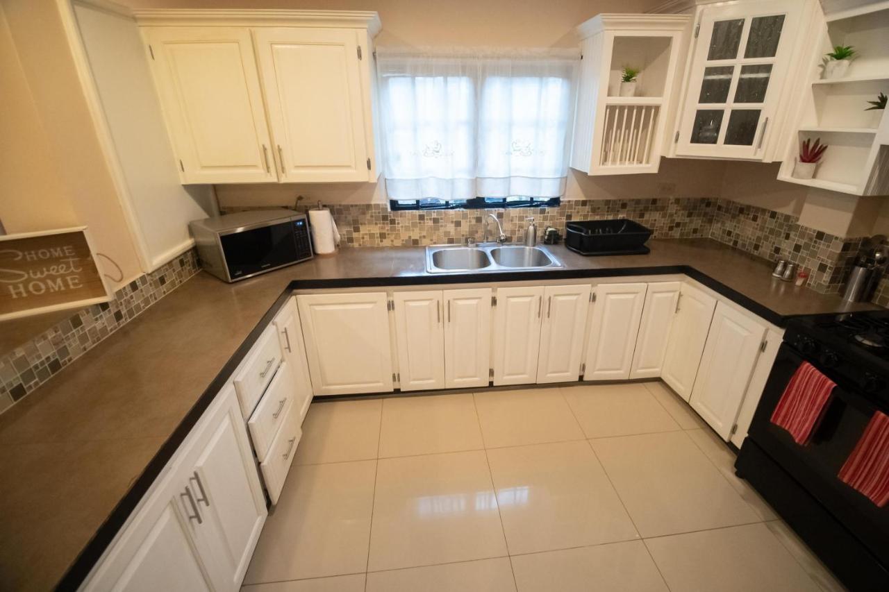Stacys Place #1 2 Bedroom Apartment Port of Spain Екстериор снимка
